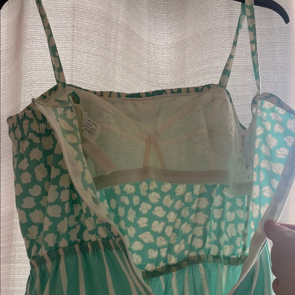 Green and White Patterned Romper - Picture 4 of 4